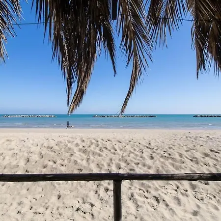 Apartamento Dimora Fronte Mare Wi-fi 7 Posti Parcheggio *